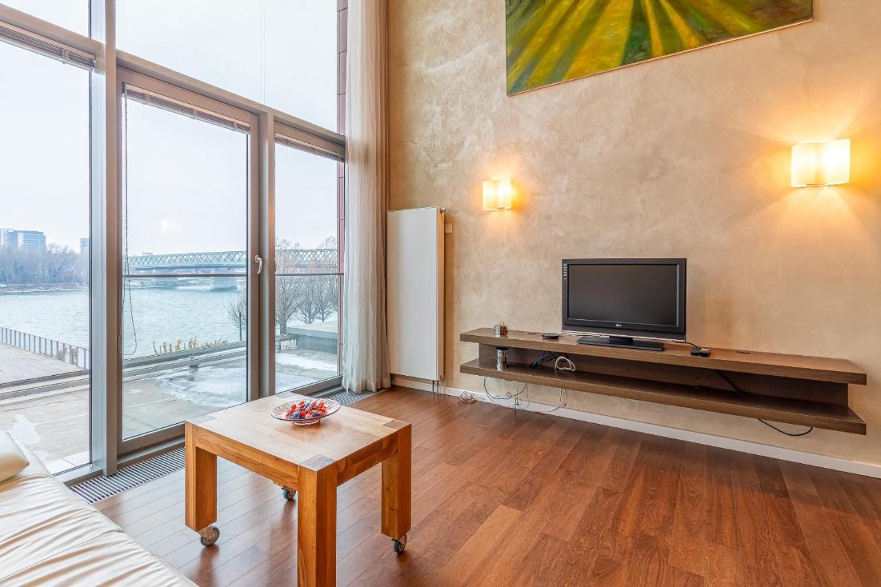 Luxury With Danube River View Apartment Pressburg