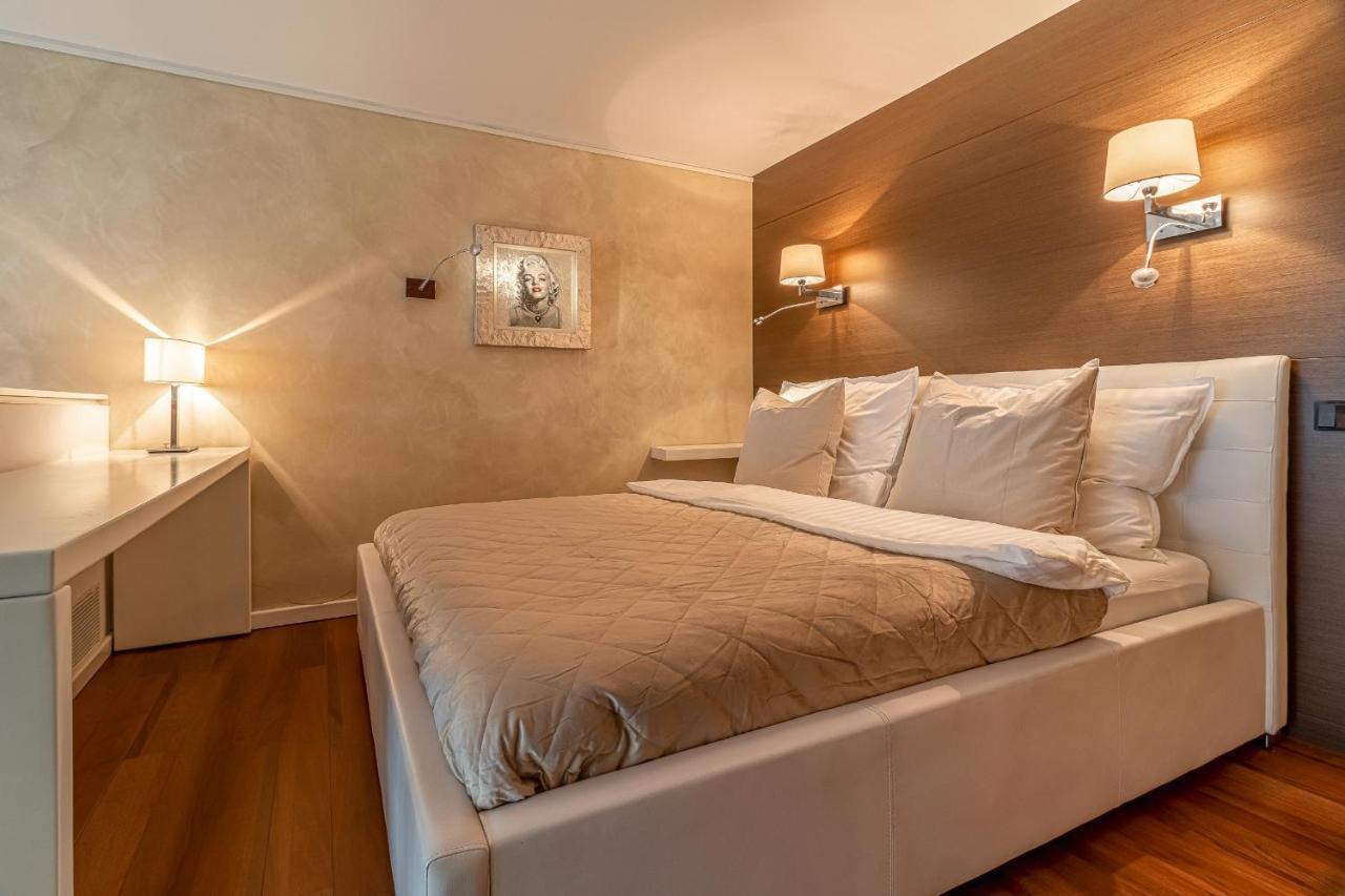 Luxury With Danube River View Apartament